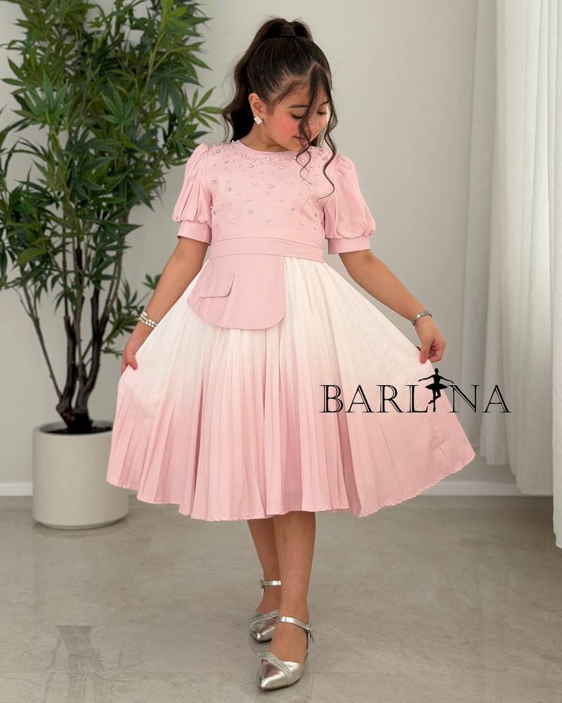 Girls' ombre pleated dress