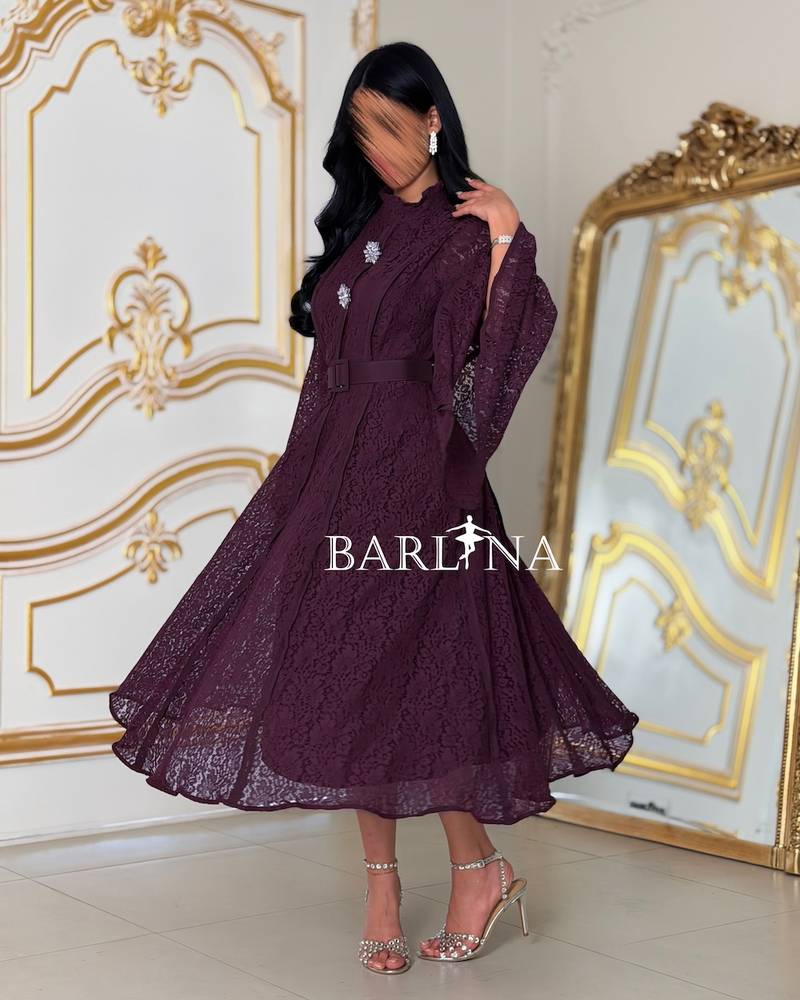Lace dress with wide sleeves