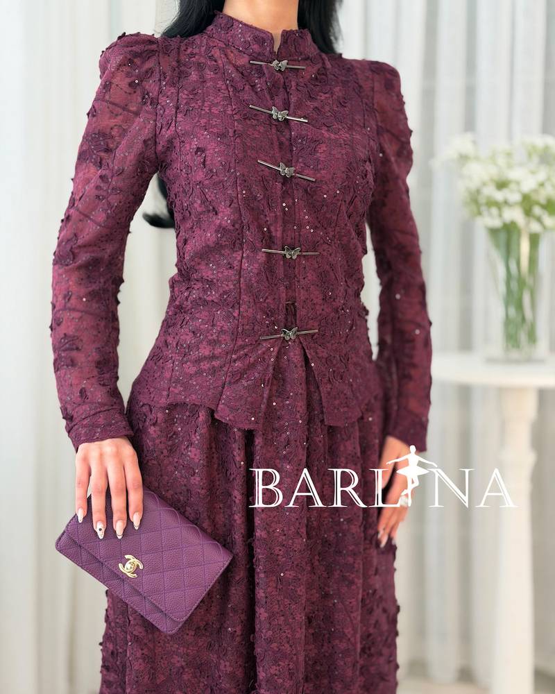 Soft lace midi set with front detail