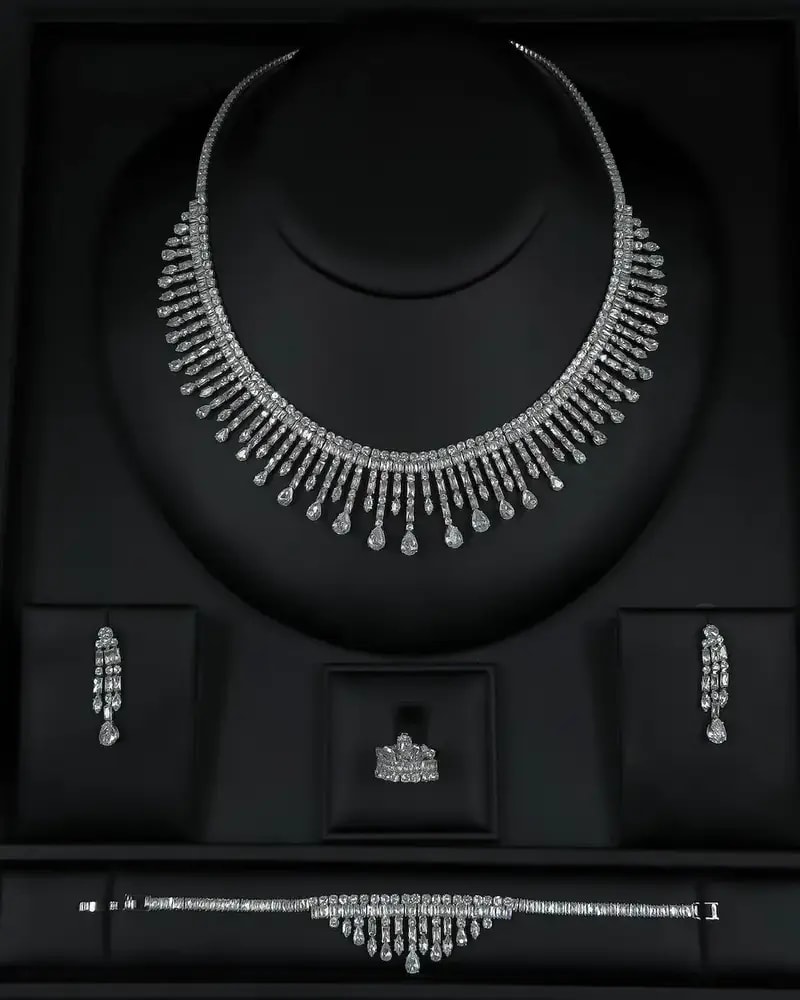 Waterfall design accessory set
