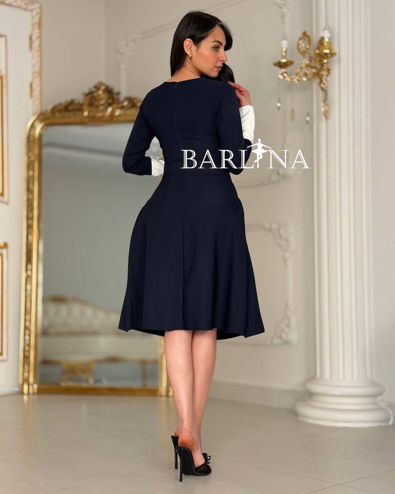 Classic short dress with long sleeves