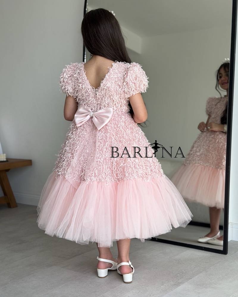Girls' pink tulle dress