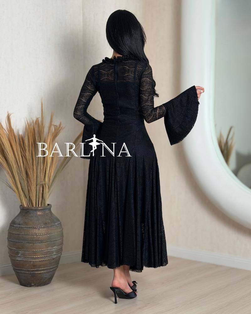Feminine lace midi dress with a wide design