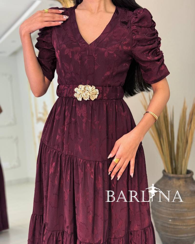 Burgundy maxi dress with medium gathered sleeves