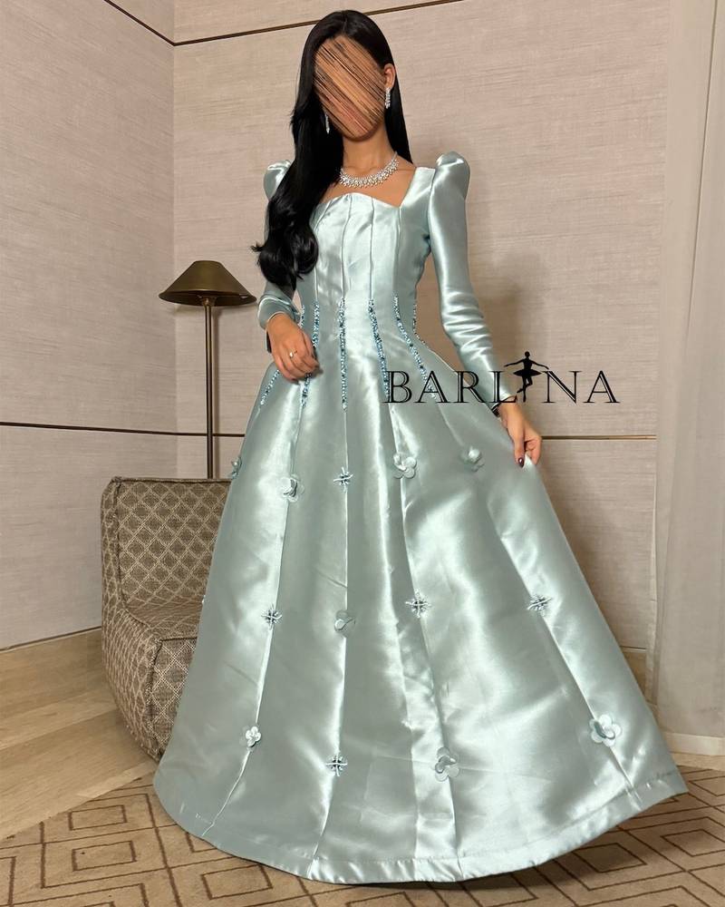 Tiffany long dress with classic cut