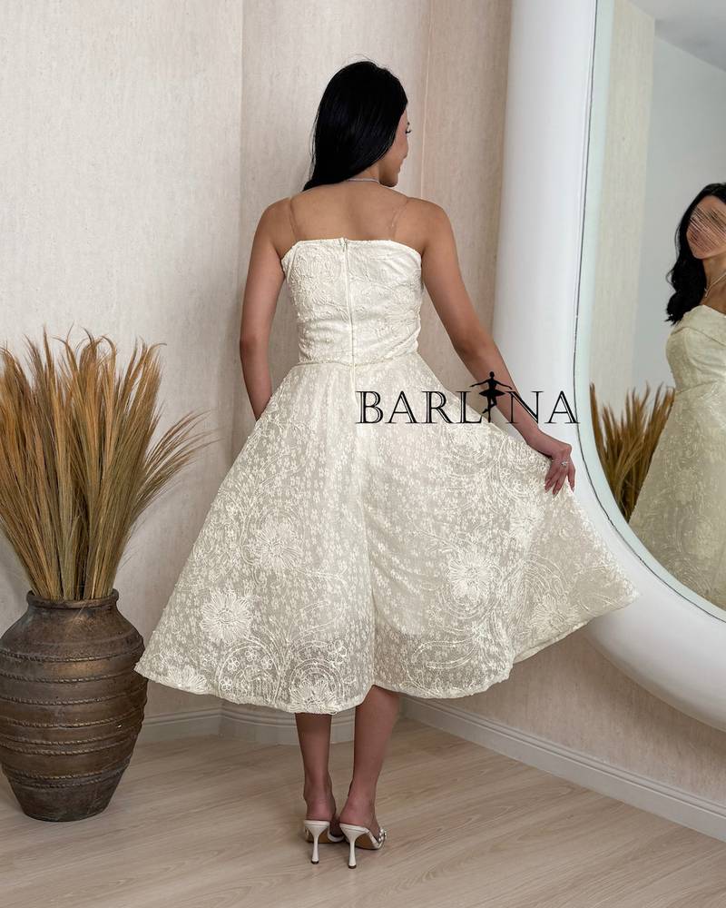 Elegant lace midi dress