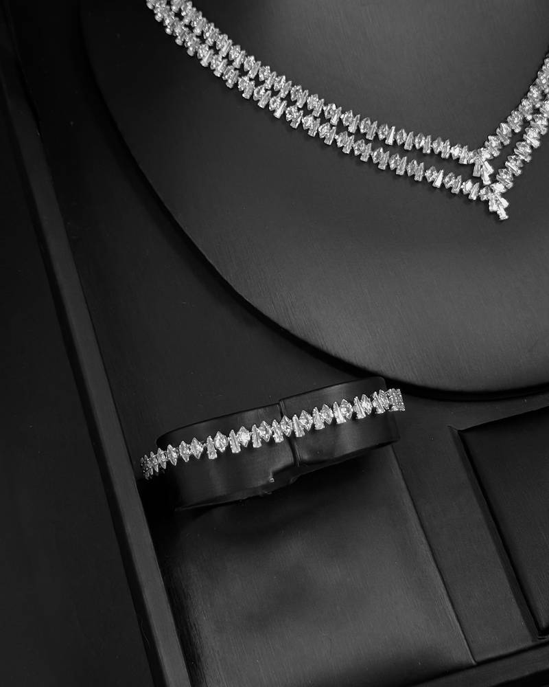 Elegant double necklace accessory set