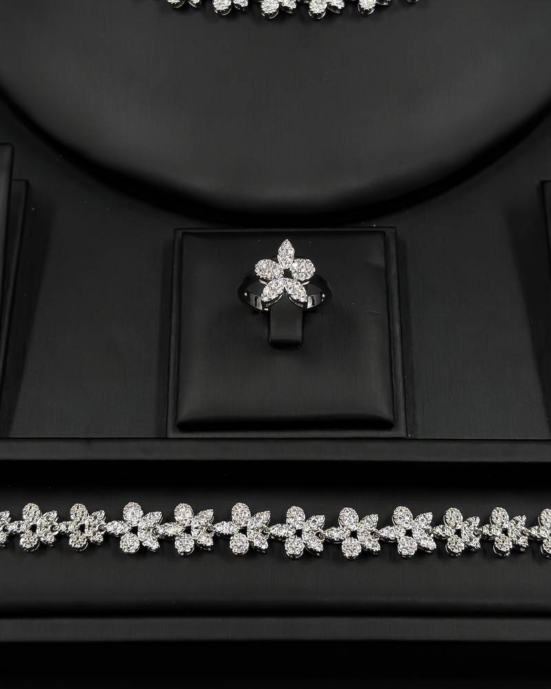 A delicate floral design accessory set