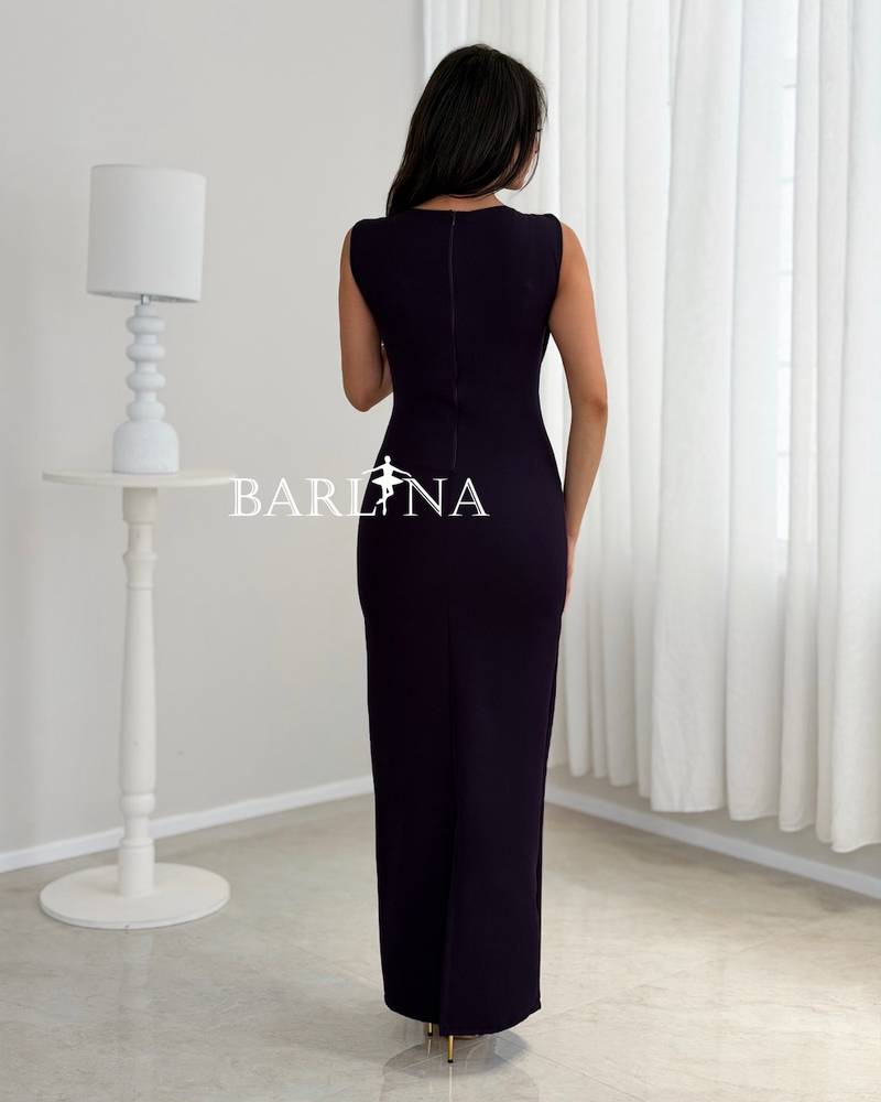 Dark purple dress with a dropped collar
