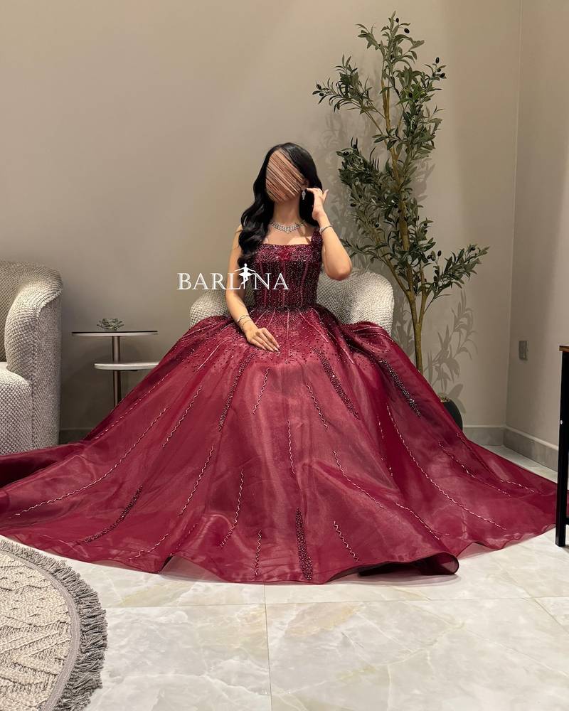 Luxury burgundy dress with square neckline