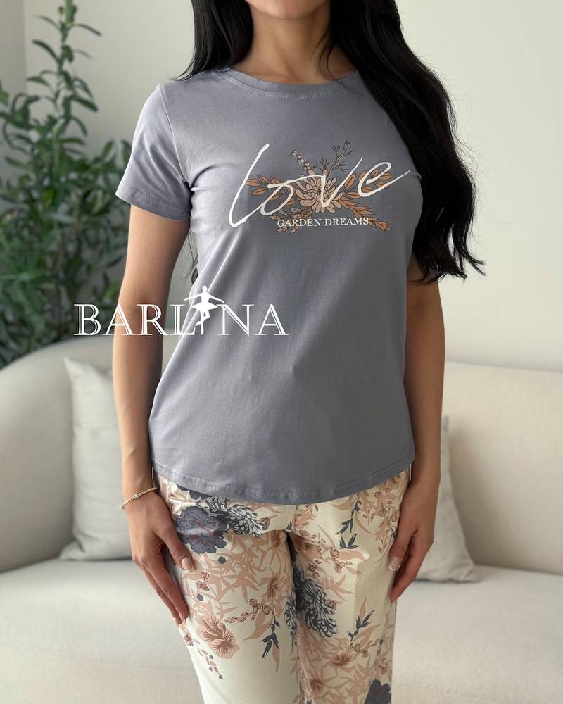 Soft pajamas with an elegant floral print and bush design