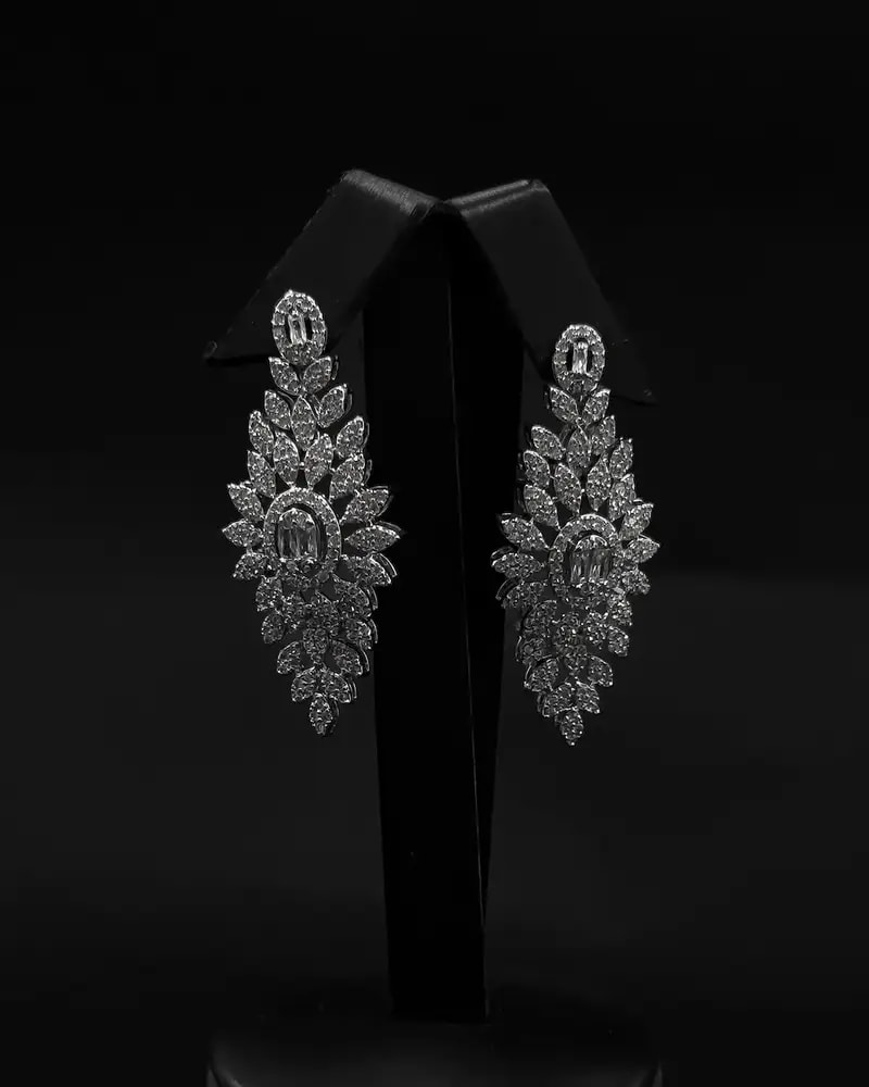 أقراط نسائية بتصميم ملكي متعدد الطبقات