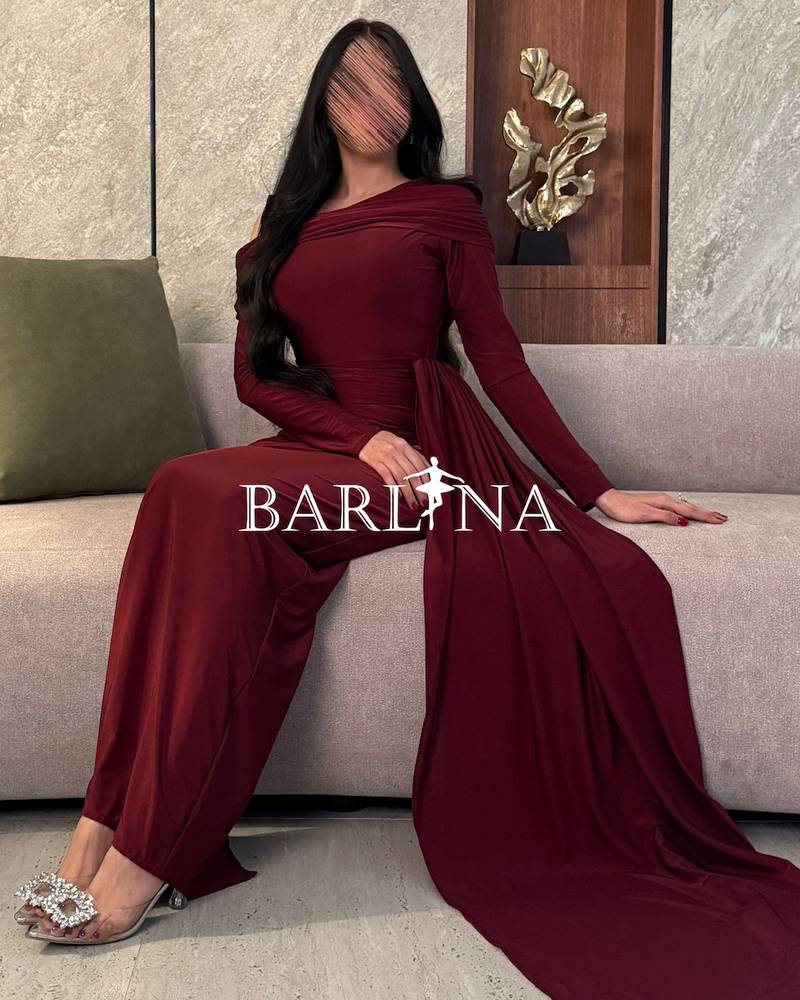 Burgundy one-shoulder bodycon dress