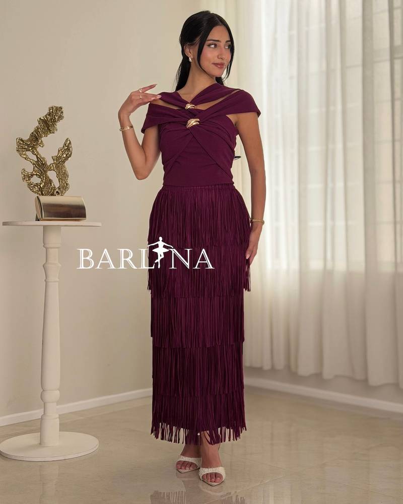 Set with a skirt decorated with soft fringe