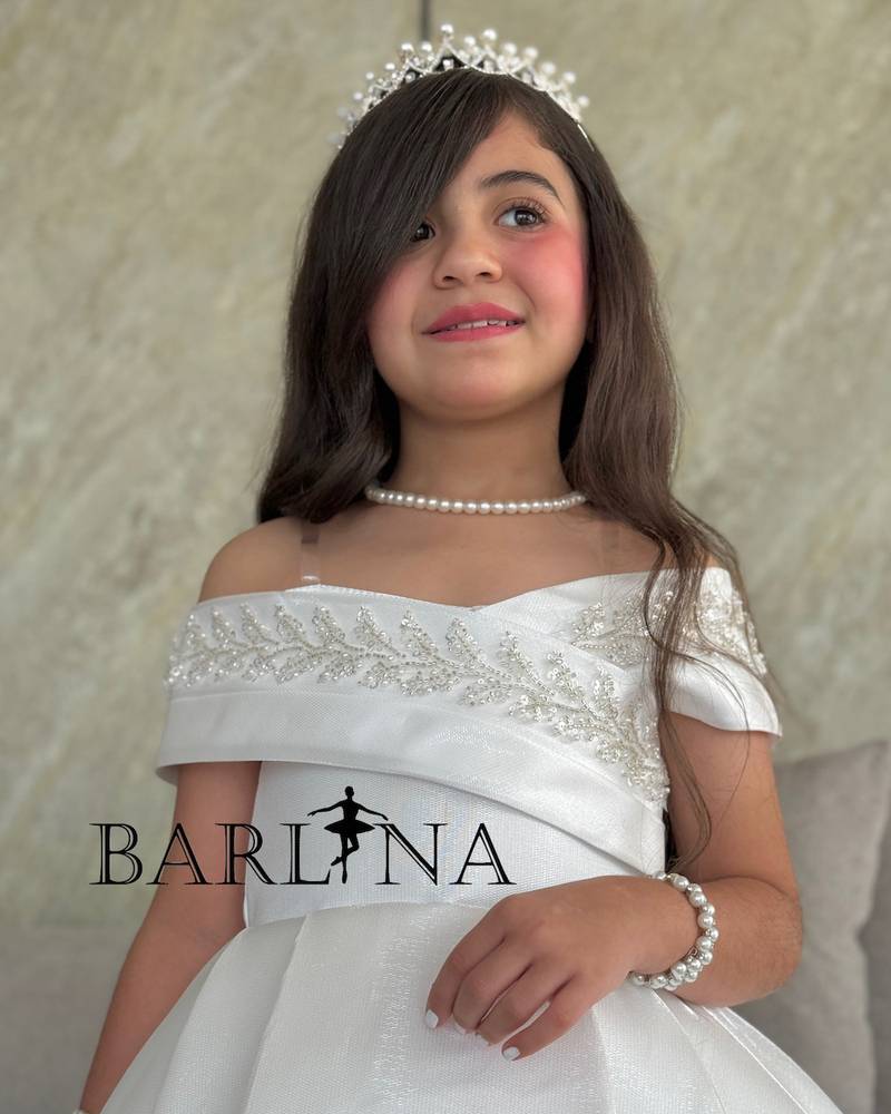 Girls' white off-shoulder dress with a fluffy cut