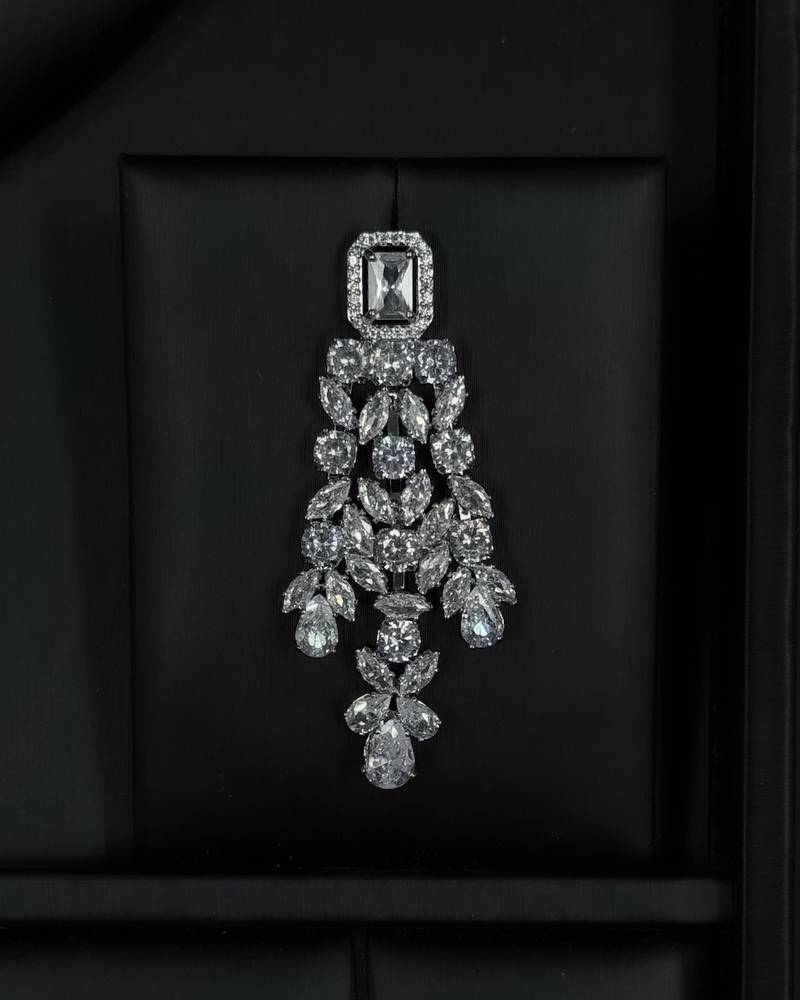 Silver accessory set with elegant geometric details