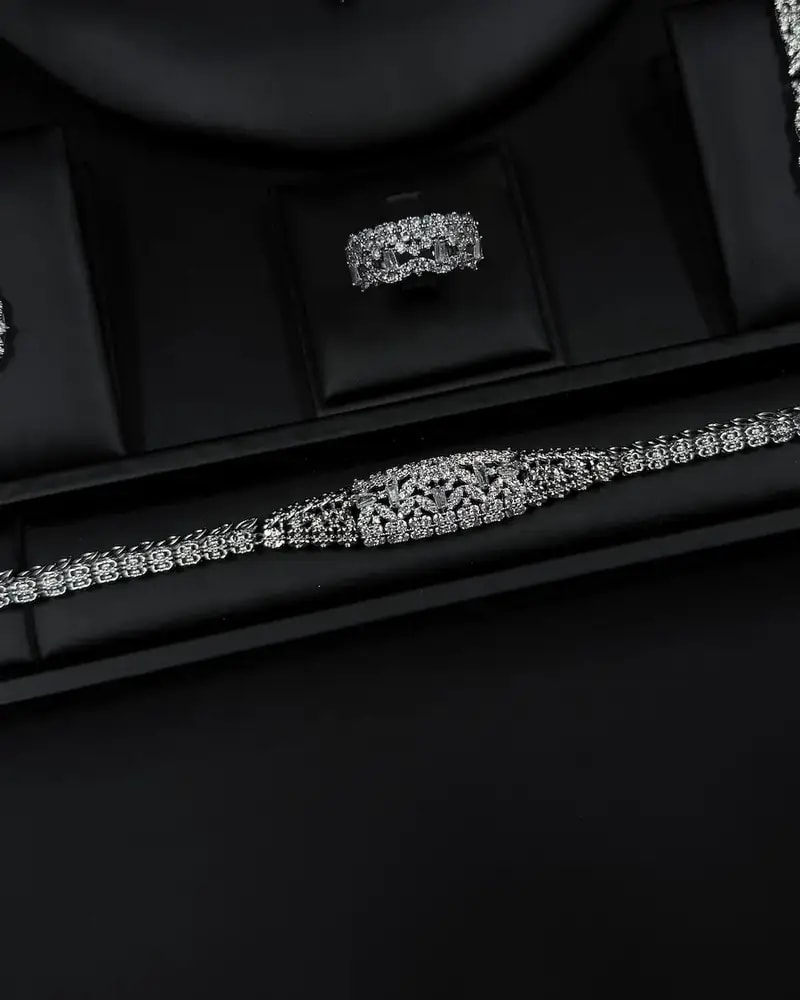 An elegant accessory set with meticulous details
