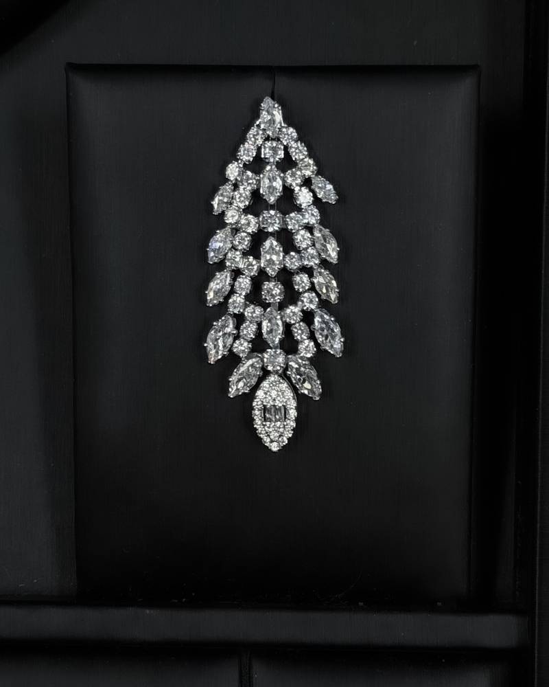 Zircon accessory set with teardrop-shaped stones