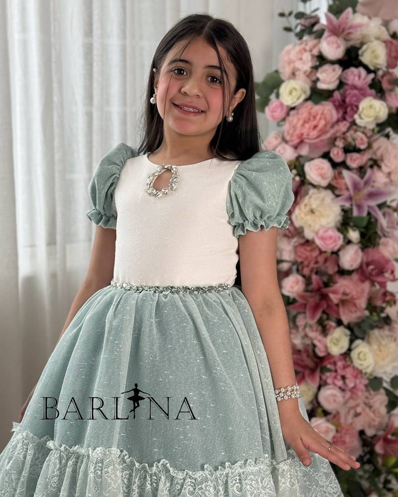 Tiffany-style girls' dress, fluffy and with puffy sleeves