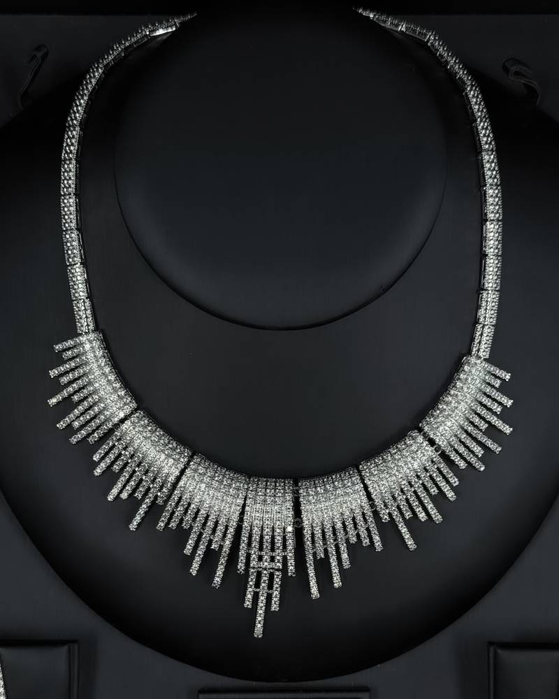 Luxury accessory set with a modern, dangling design