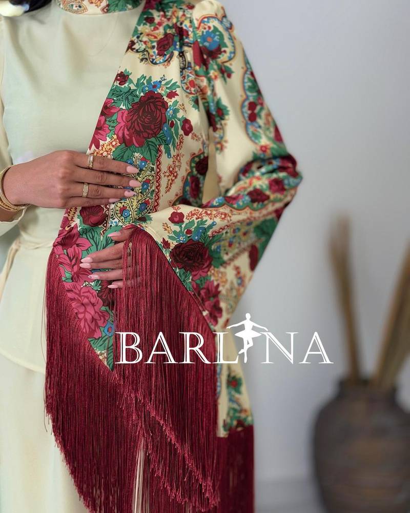 Elegant jumpsuit with side embroidery