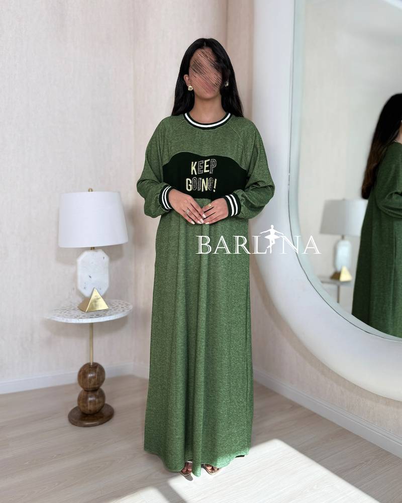 Long green winter shirt with a casual design