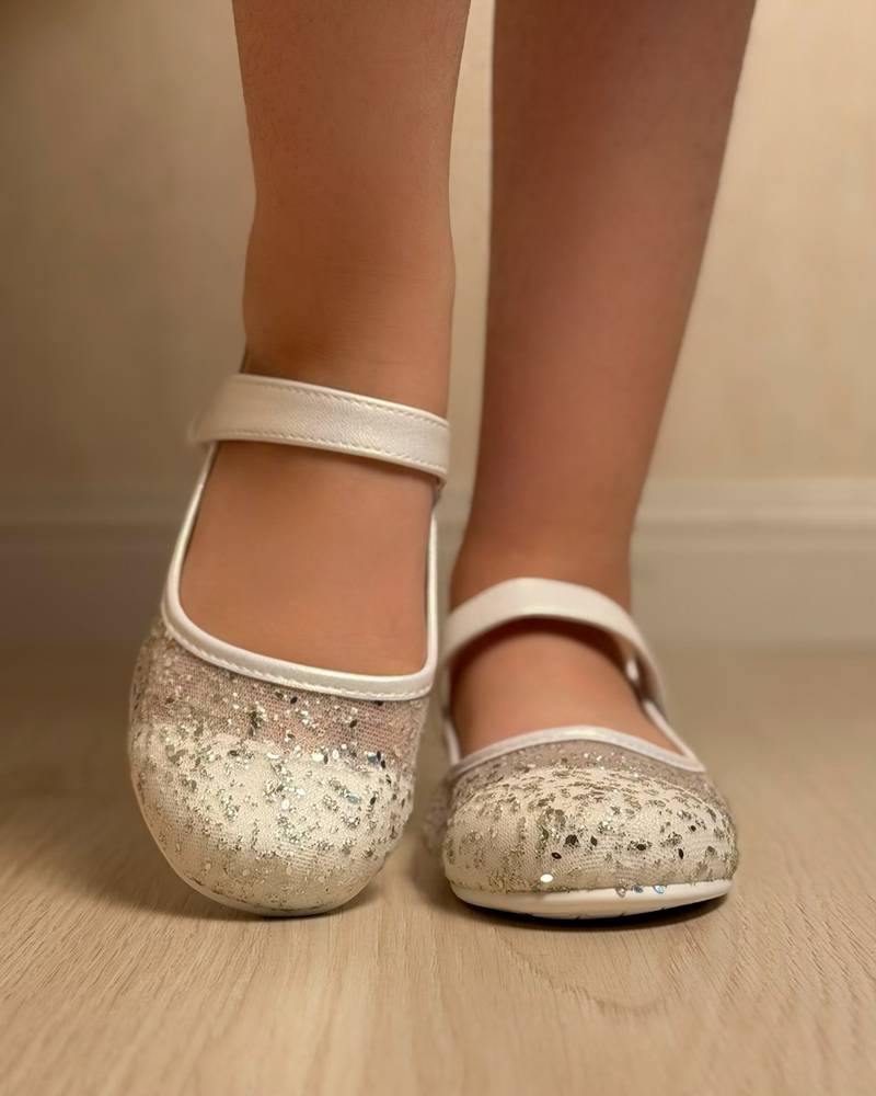 Girls' off-white shoes with glitter accents