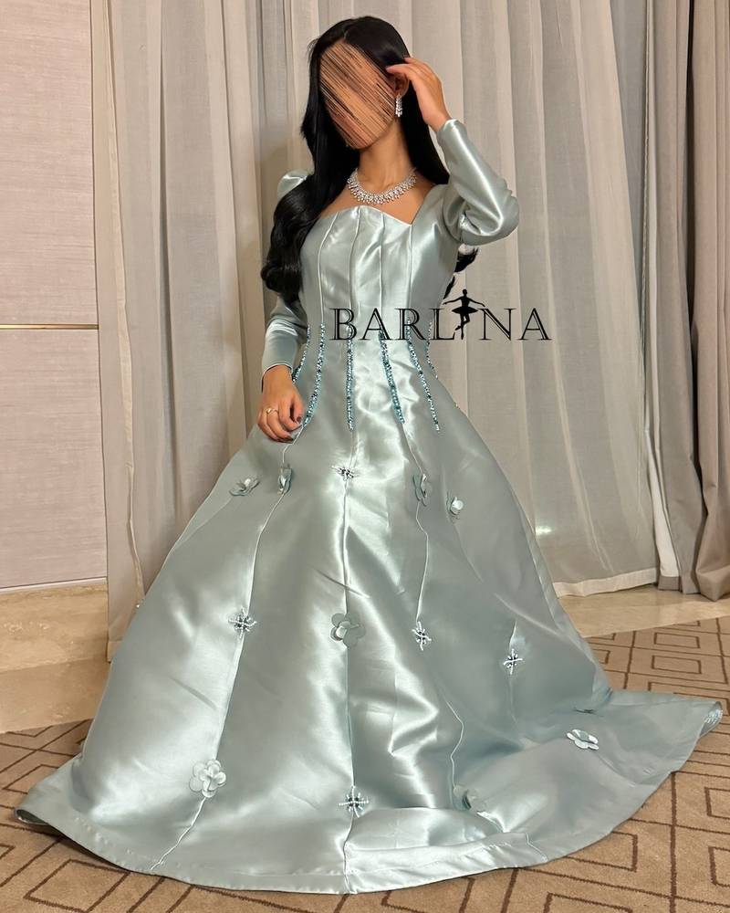 Tiffany long dress with classic cut