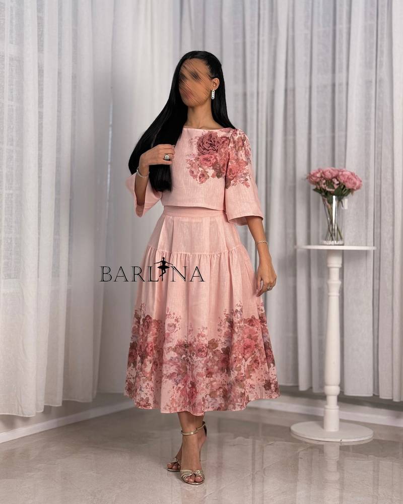 Pink set decorated with delicate rose prints