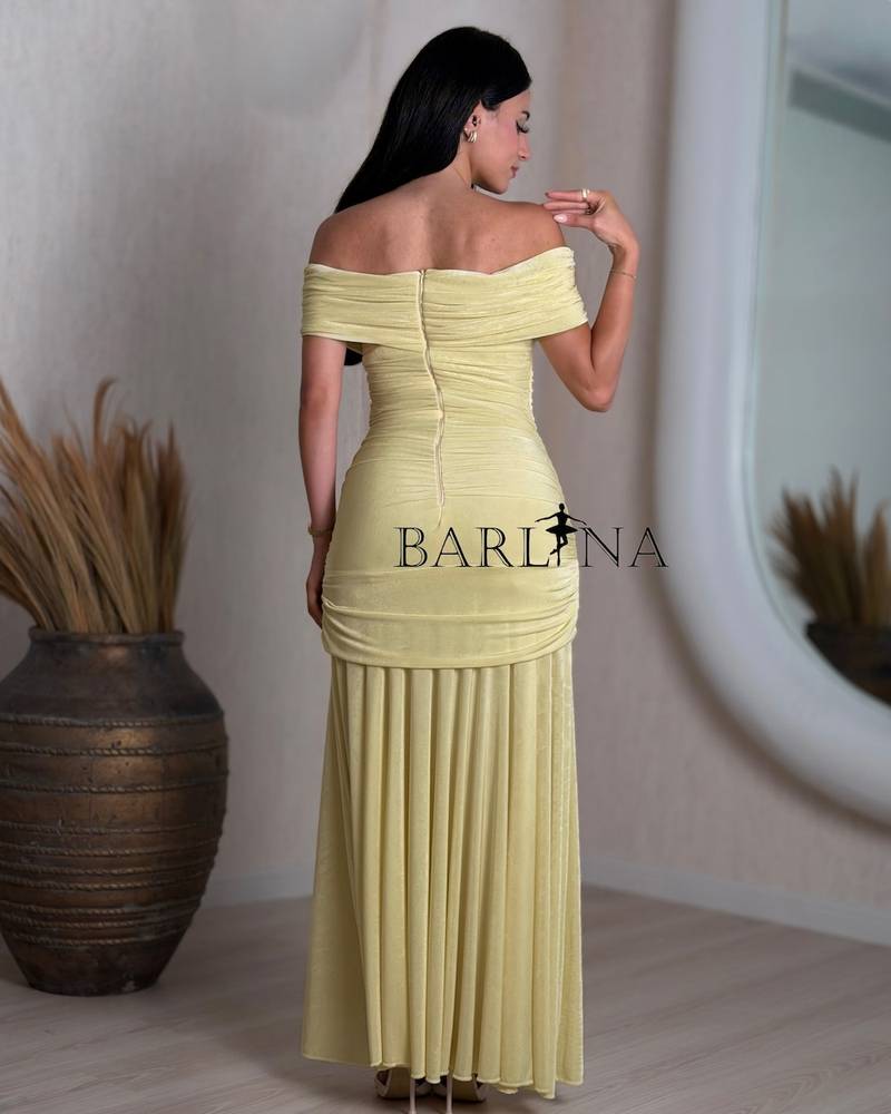 Soft yellow off-shoulder mermaid dress
