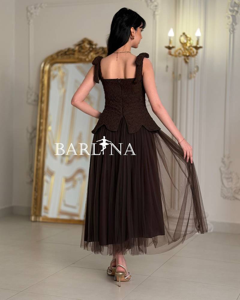 Brown dress with elegant lace details