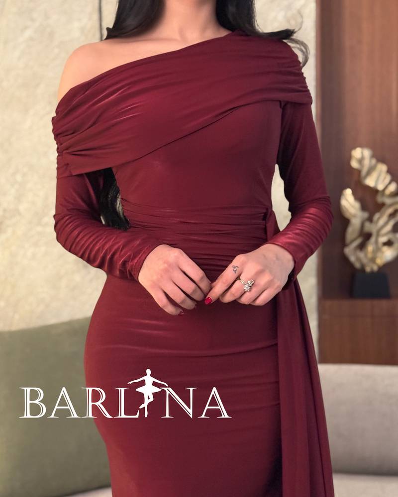 Burgundy one-shoulder bodycon dress