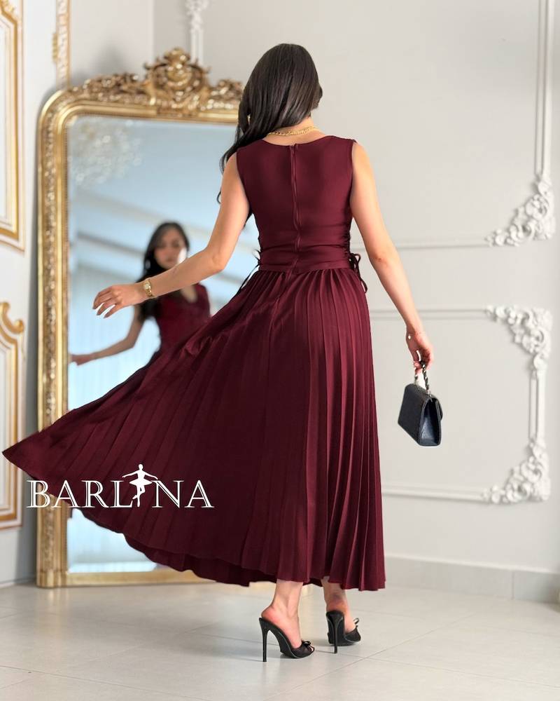 Burgundy pleated dress with front buttons