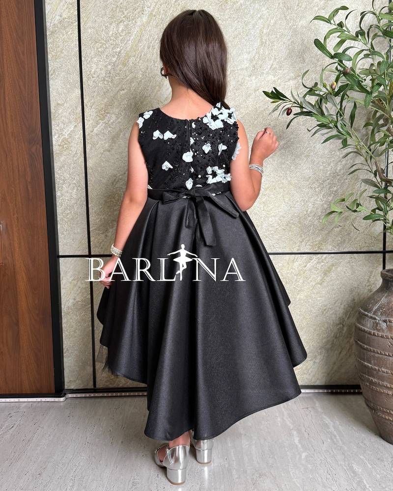 Girls' black dress decorated with sky blue roses