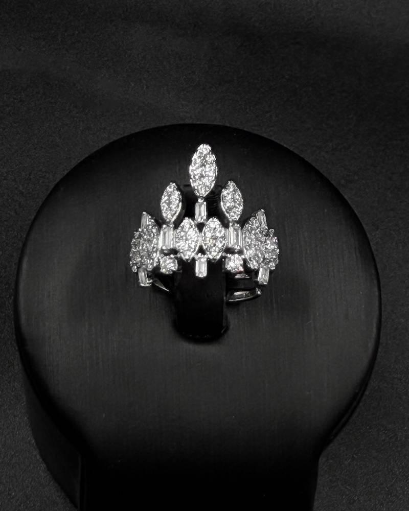 A wide accessory set in luxurious shades