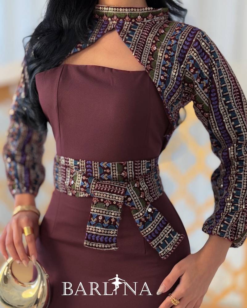 Long burgundy dress with a wide skirt