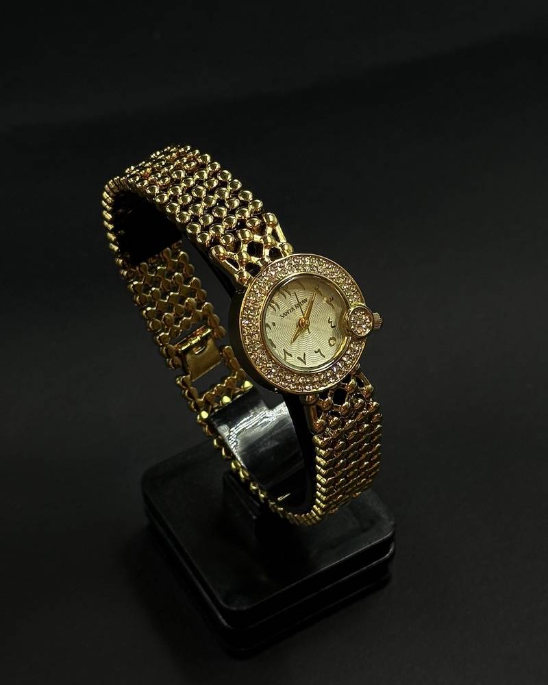 Women's watch with an elegant metal bracelet