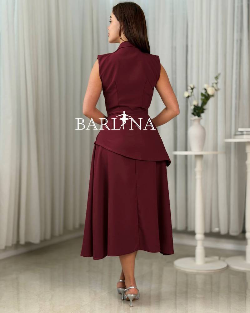 Burgundy dress with a classic collar and side buttons