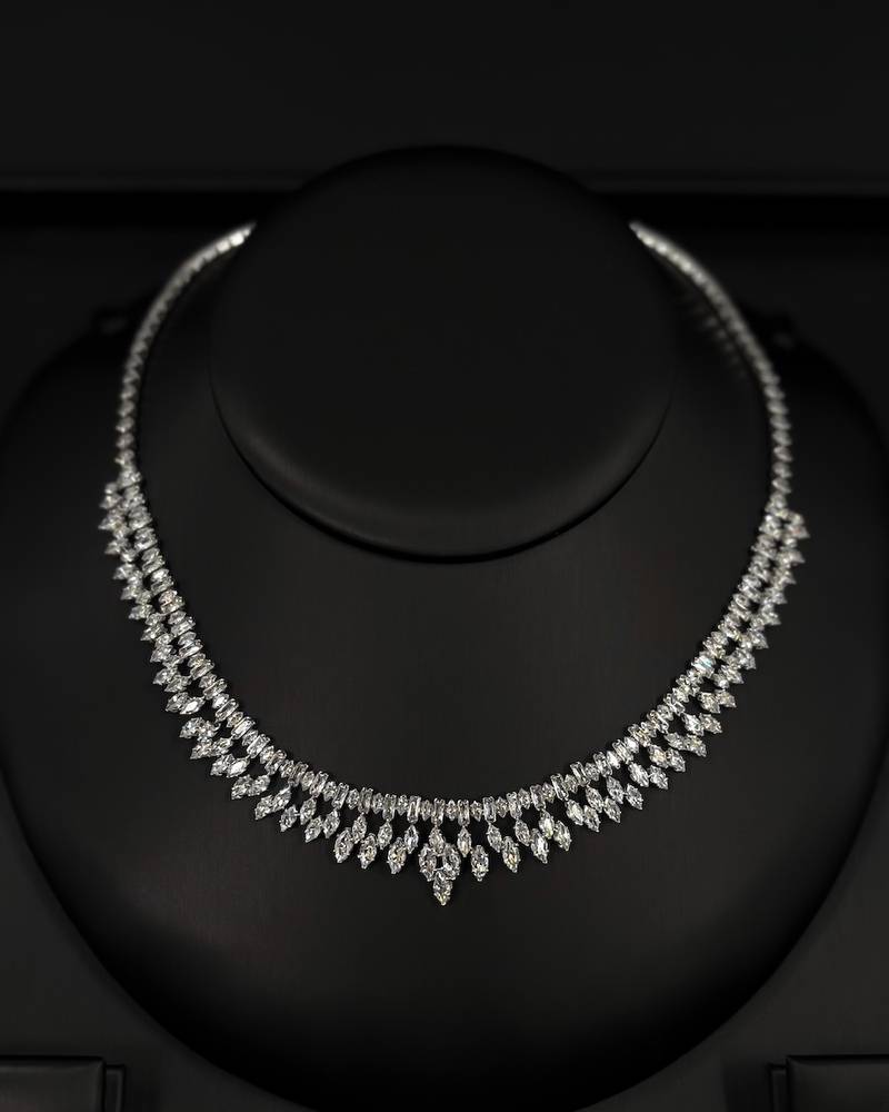 Evening accessory set with small zircon stones