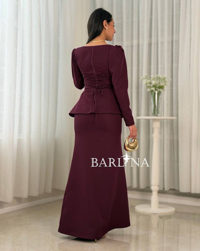 Long burgundy dress with luxurious side embroidery
