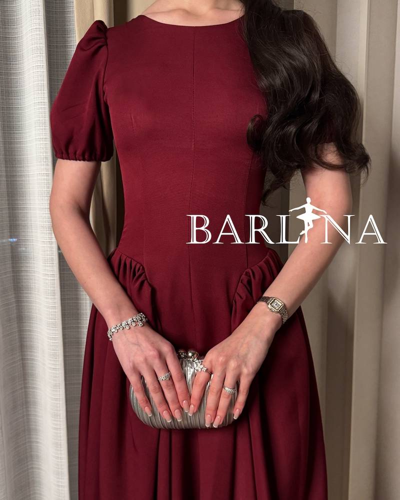Classic burgundy dress with short sleeves