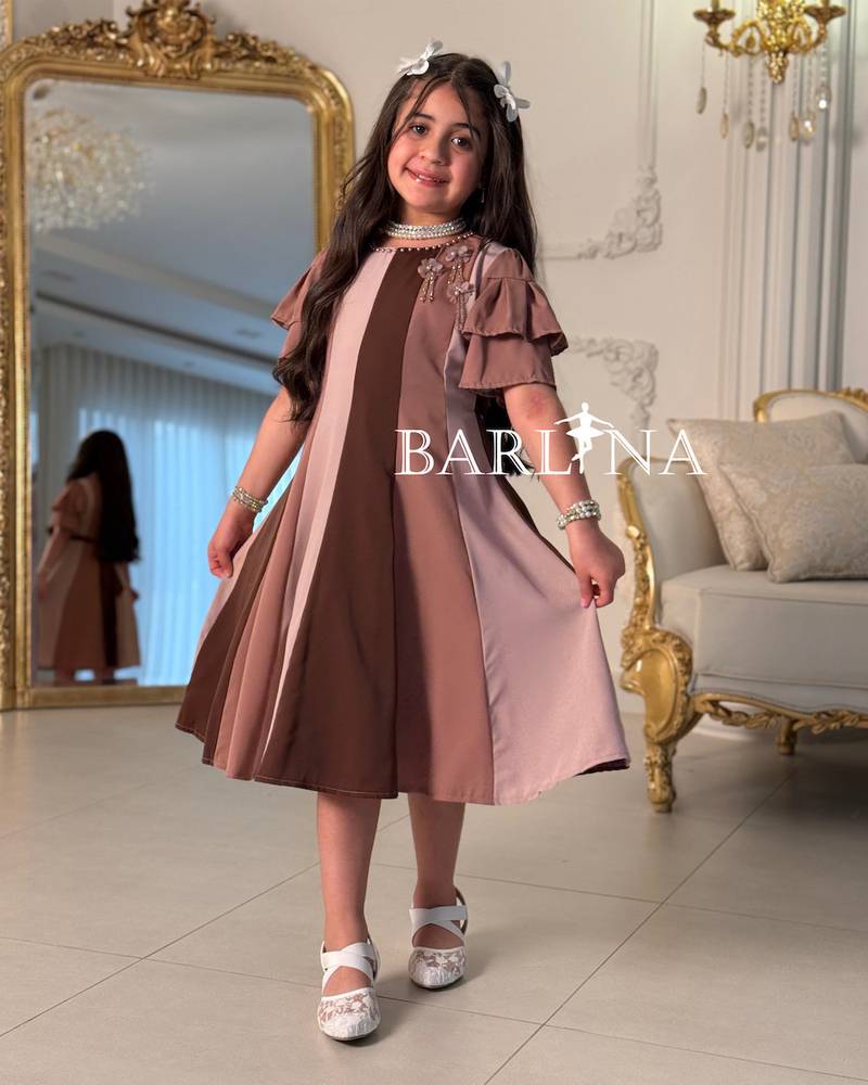 Girls' dress with gradient stripes