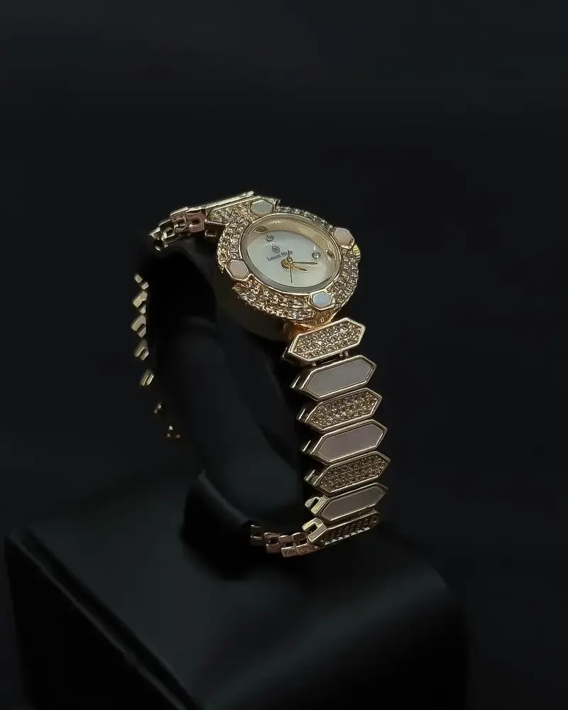 A modern women's watch with a geometric touch