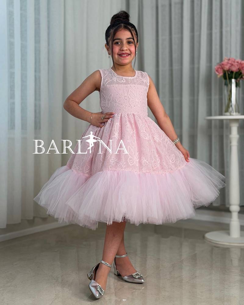 Pink fluffy girls' dress with mesh fabric