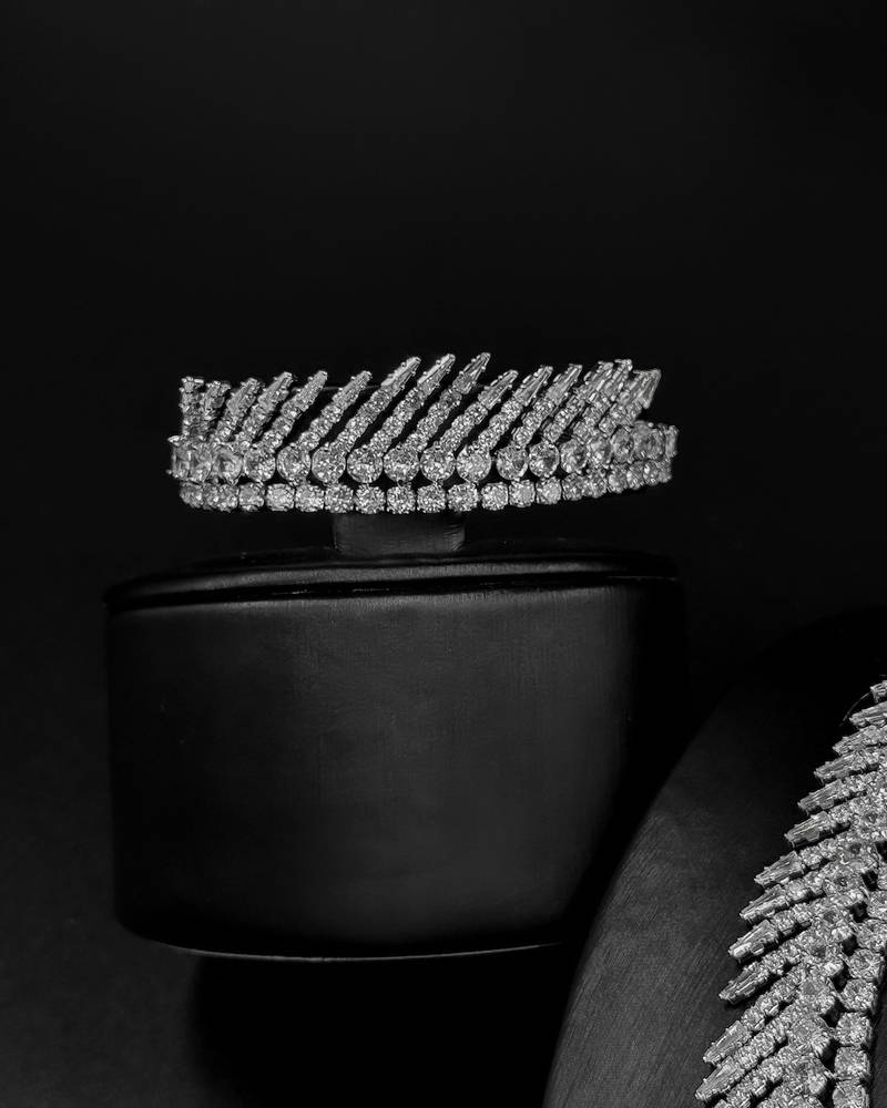 Delicate leaf design accessory set studded with stones