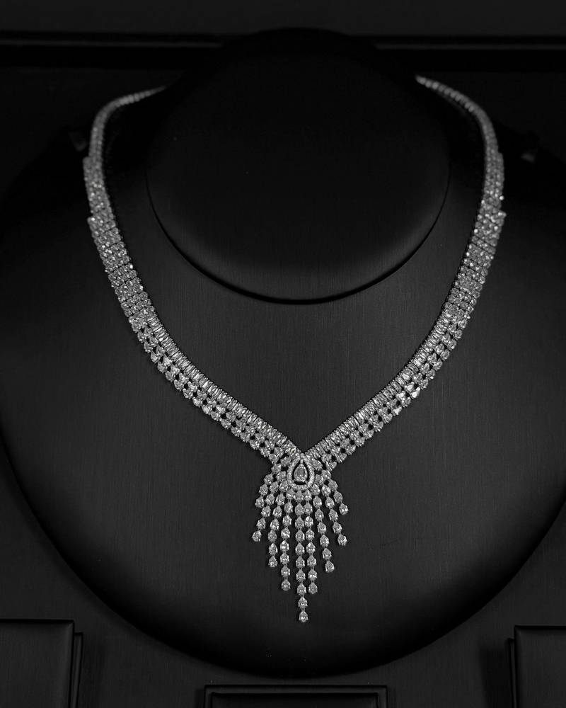 Elegant accessory set studded with sparkling stones