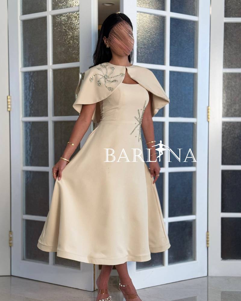 Soft dress with elegant side embroidery