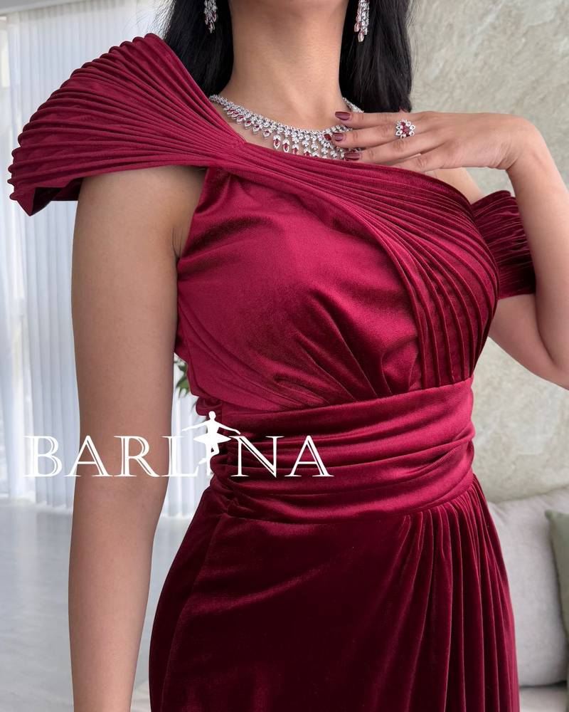 Elegant dark red velvet dress with side slit