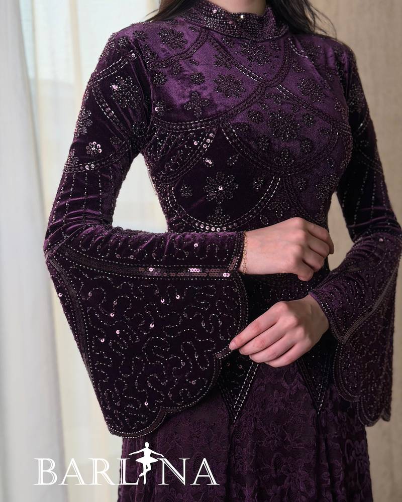 Purple lace embroidered dress with wide sleeves
