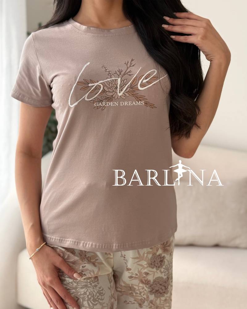 Soft pajamas with an elegant floral print and bush design